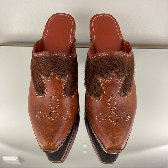!SOLD! DANELLE Vintage 1970’s Western Burnt Orange Brown Leather Wooden Clogs - Picture 5 of 8
